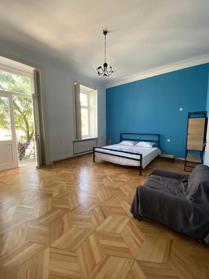 Apartament Red Door Tbilisi Zewnętrze zdjęcie